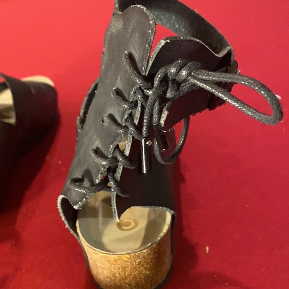 Sandals - Picture 2 of 2